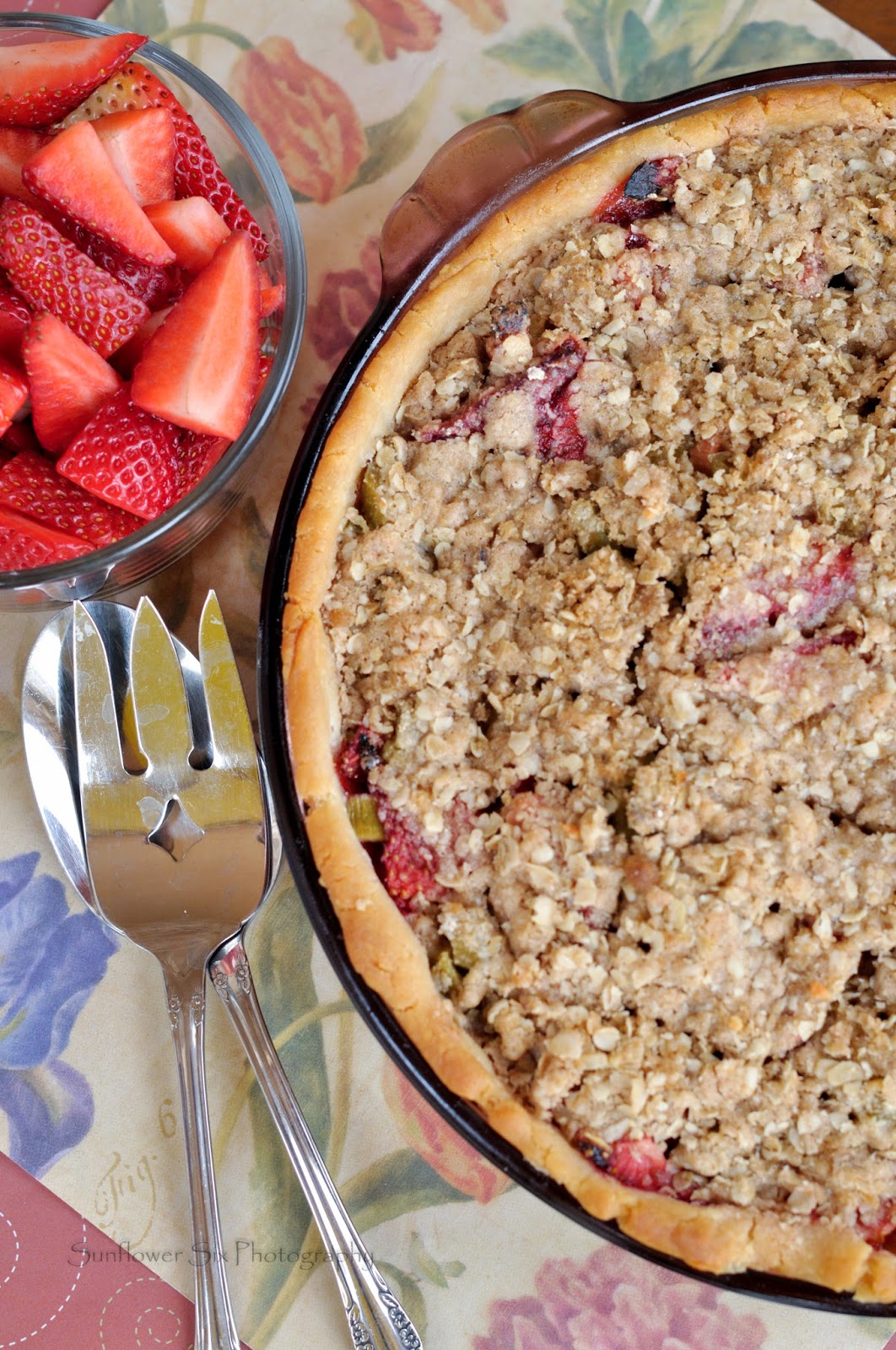 Gluten Free Goodness: Strawberry Rhubarb Crumble Pie