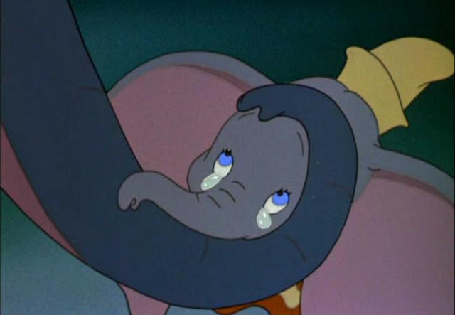 Dumbo 1941 with is mother animatedfilmreviews.blogspot.com