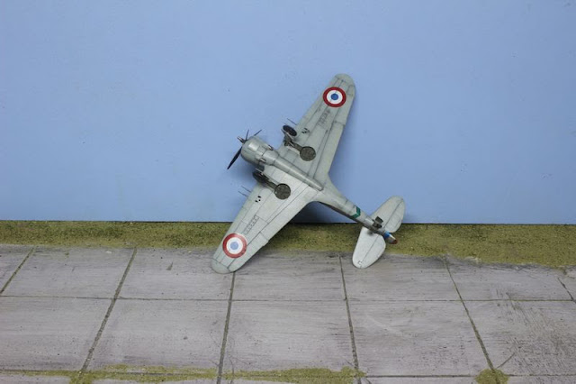 Maquette du Curtiss H-75A Hawk d'Academy au 1/48. Maquette du Curtiss H-75A Hawk d'Academy au 1/48.