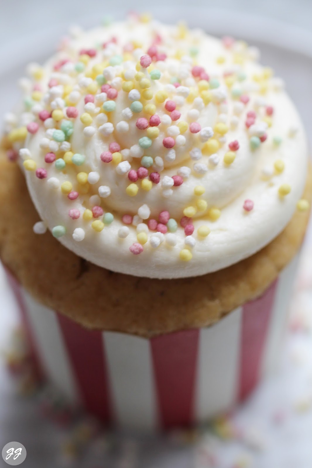 {Rezept} Gefüllte Cupcakes mit Gute-Laune-Faktor - Glücksgenuss