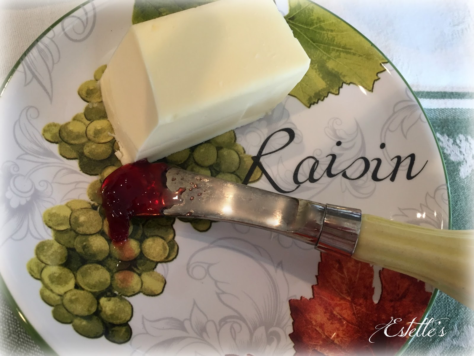 Estelle's CRACKER BARREL BISCUITS