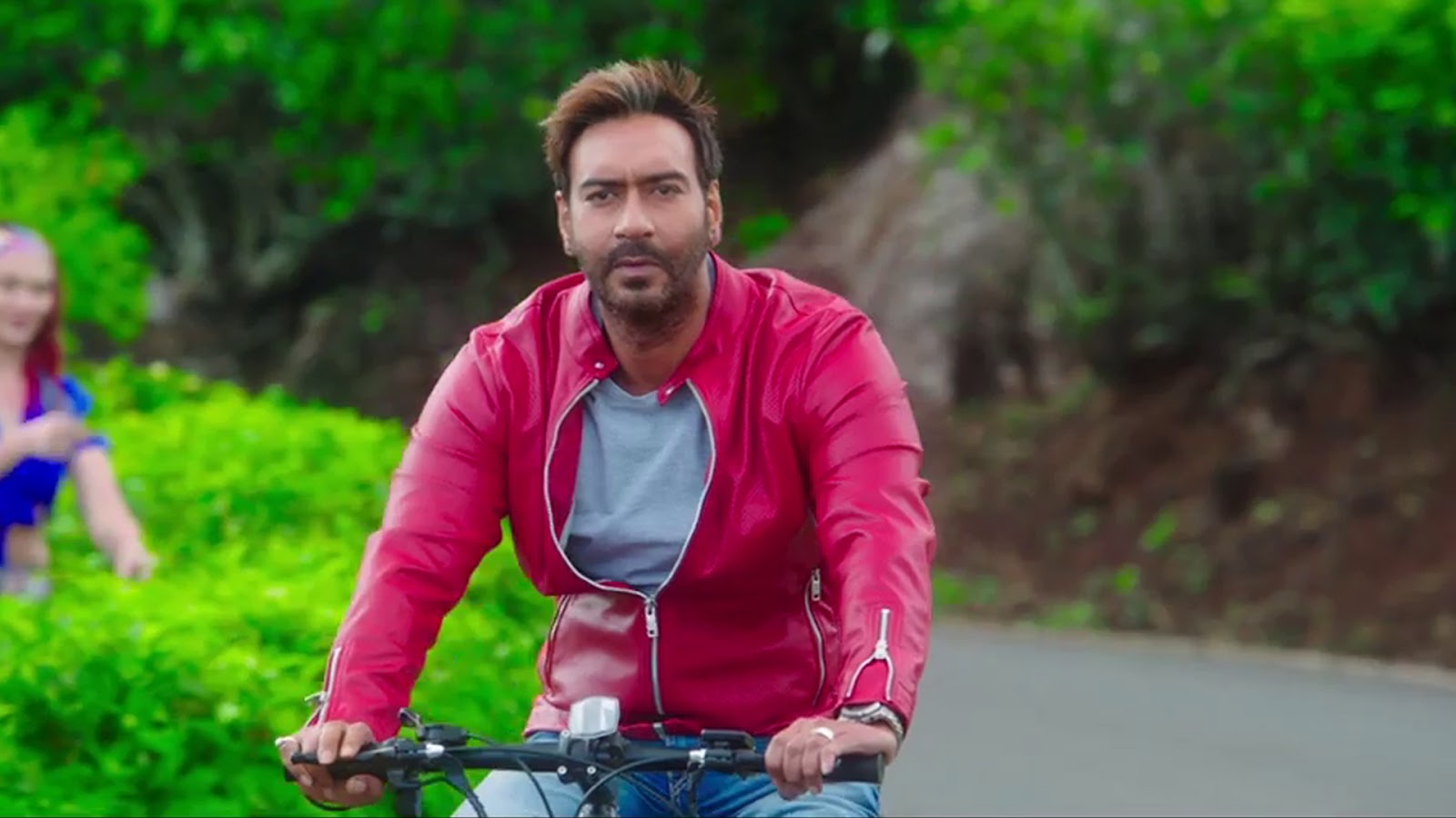 Golmaal 3 full title song hd - YouTube