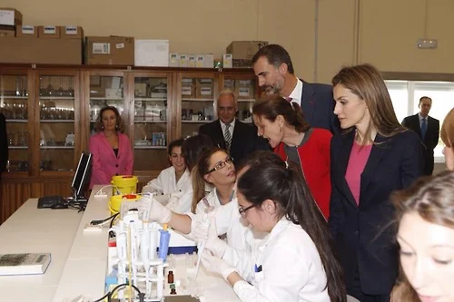 King and Queen of Spain today presided over the inauguration of the Training Course 2014/2015 in the Secondary School “Cidacos Valley” of the Rioja town of Calahorra