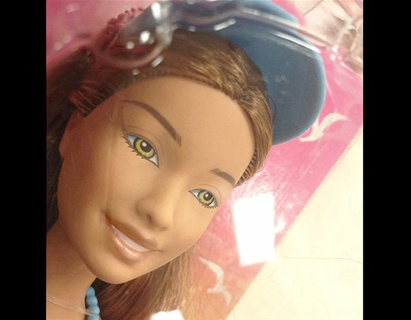 cara pintada de muñeca