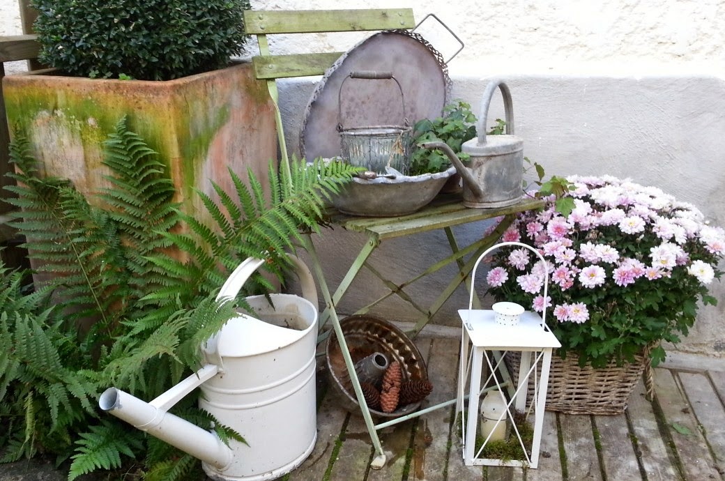 Shabby House and Garden Goldener Herbst im Garten