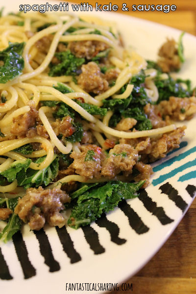 Spaghetti with Kale and Sausage #recipe #pasta #sausage #kale #under30minutes #maindish