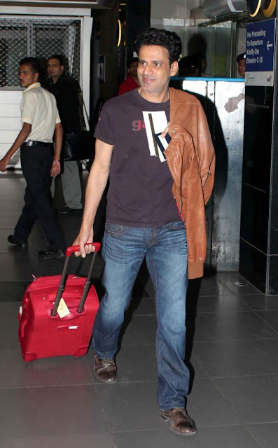 Shahrukh, Ranbir Kapoor & Katrina Kaif arrive from TOIFA and spotted at aiport