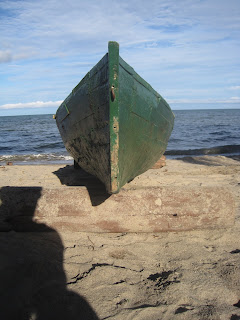 Belize dugout canoe design details