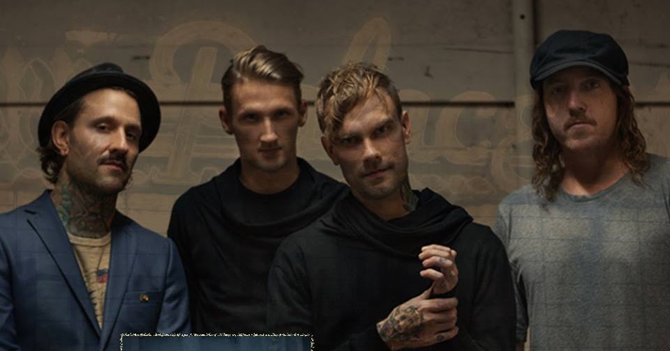 The used band. Берт маккрэкен 2021. The used группа 2000. The used moving on. The used moving on.