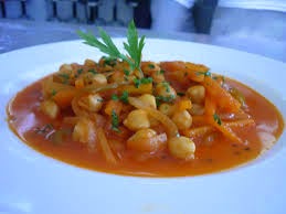 Guiso de garbanzos con verduras al curry