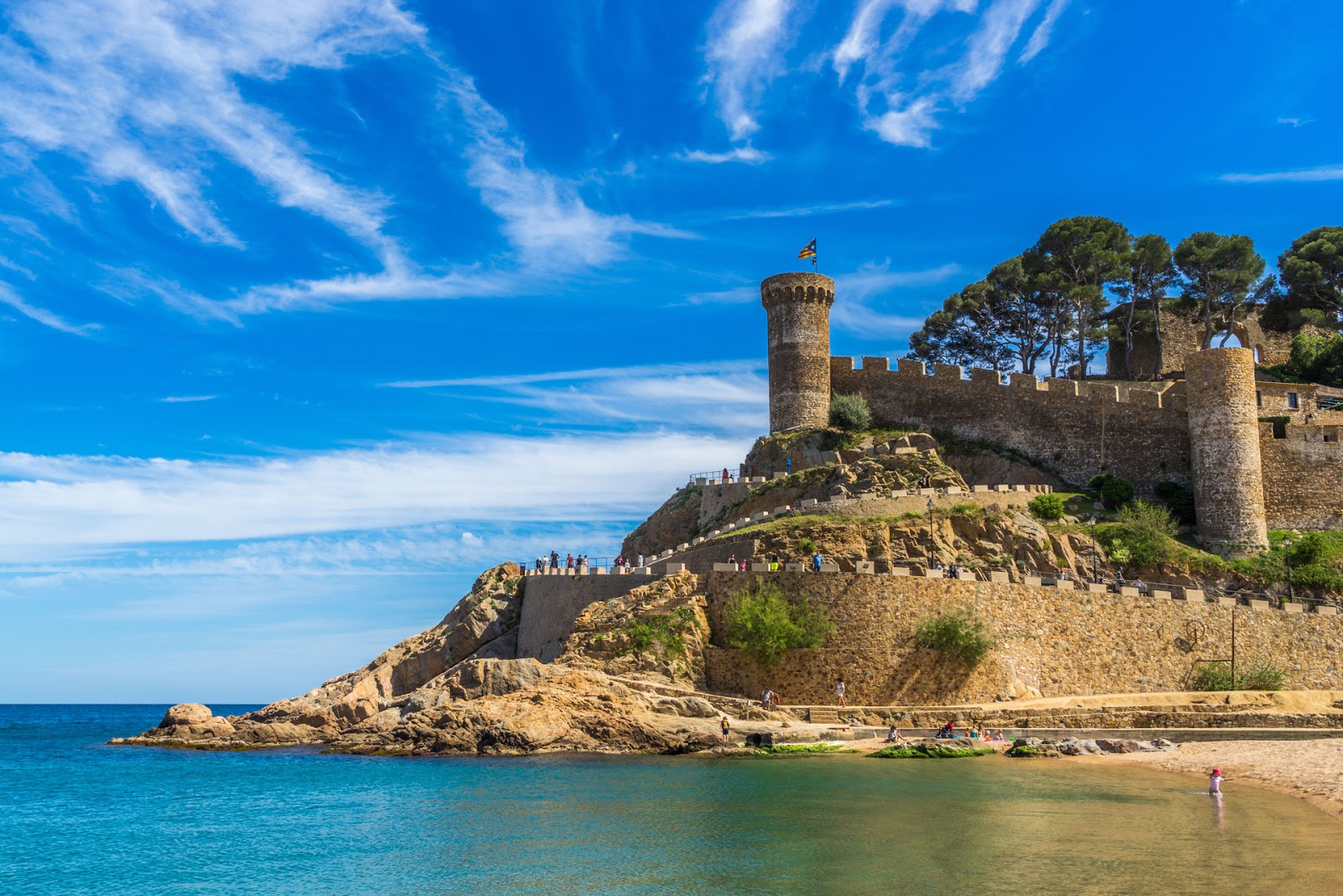 Tossa de mar испания. Коста брава. Коста брава каталония. Коста брава каталония. Королевство испания море.