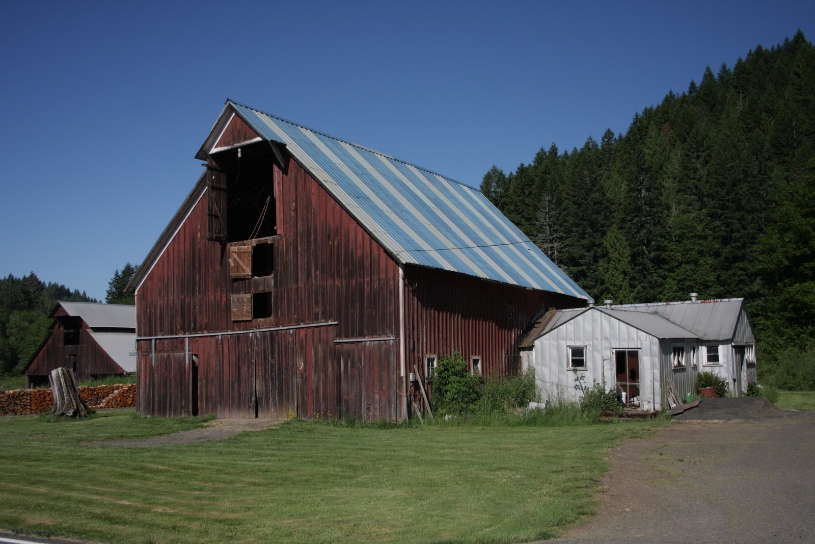 Tom and Donna Fulltimer RV Blog Barns, barns, barns...just plain and