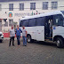 Mais benefícios: Prefeitura de Mairi entrega micro-ônibus para atender população e apresenta nova ambulância