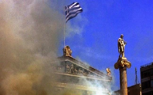 Η Ελλάδα στο χείλος της καταστροφής