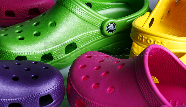 Berita Buruk Buat Pengguna Sandal  Crocs  Viral Kisah 