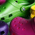 Berita Buruk Buat Penggemar Sandal Crocs