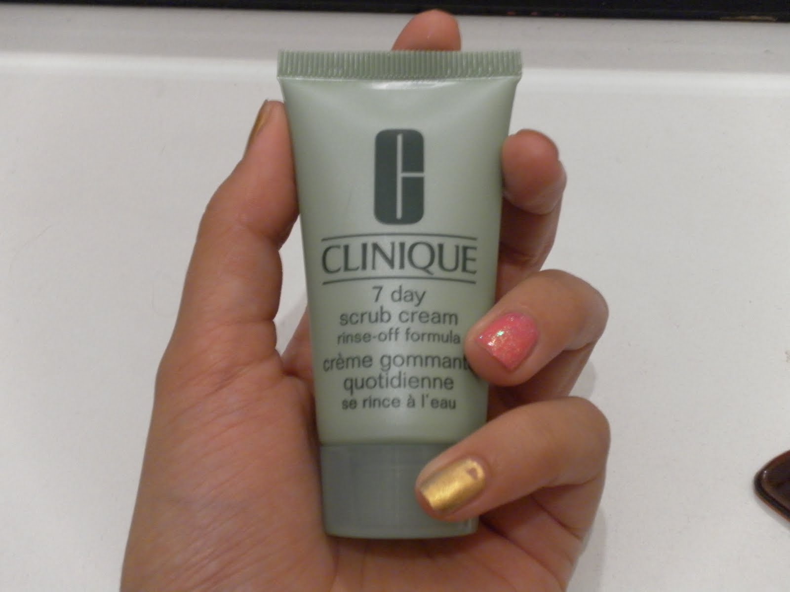 Det Lifestyle REVIEW Clinique 7 Day scrub cream