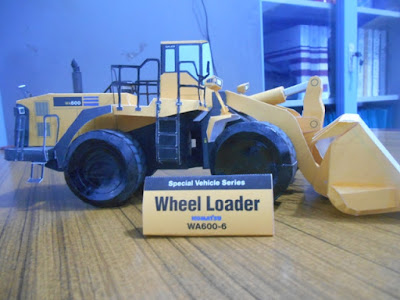 papercraft wheel loader