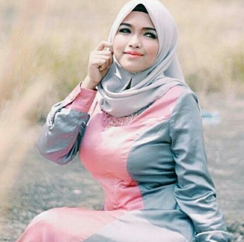 Pesona Cewek Jilbab montok Part 1 - Bidadari Cantik