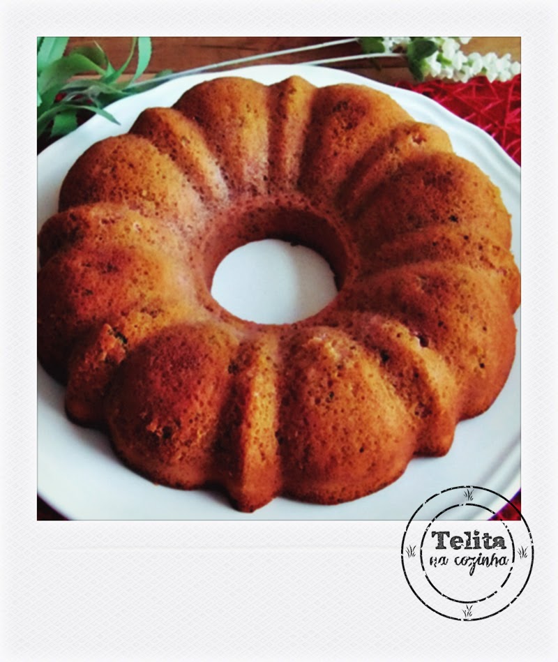 bundt de morangos e hortelã