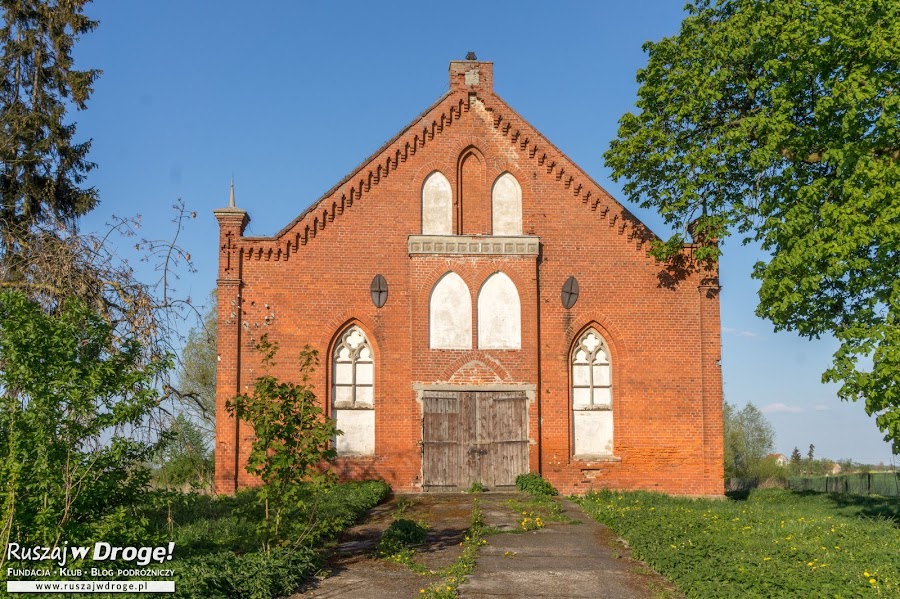 Jezioro - dawny mennonicki dom modlitewny