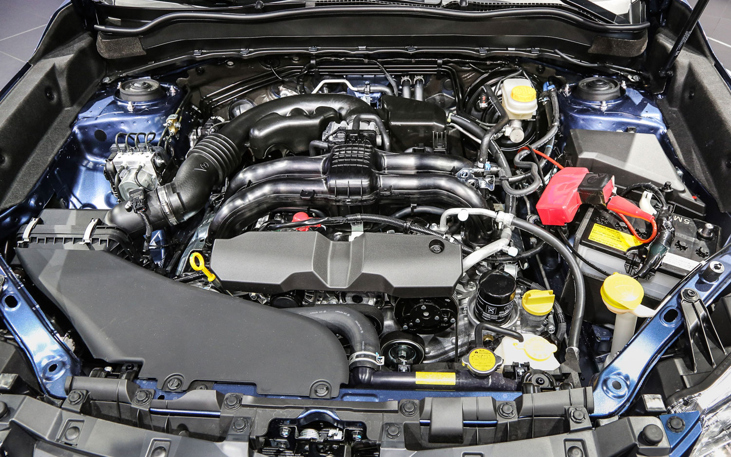 Двигатели субару какой лучше. Субару Форестер 2014 двигатель 2.0. Мотор Субару Форестер 2.5. Двигатель Субару Форестер 2014. Двигатель Subaru Forester 2.0.