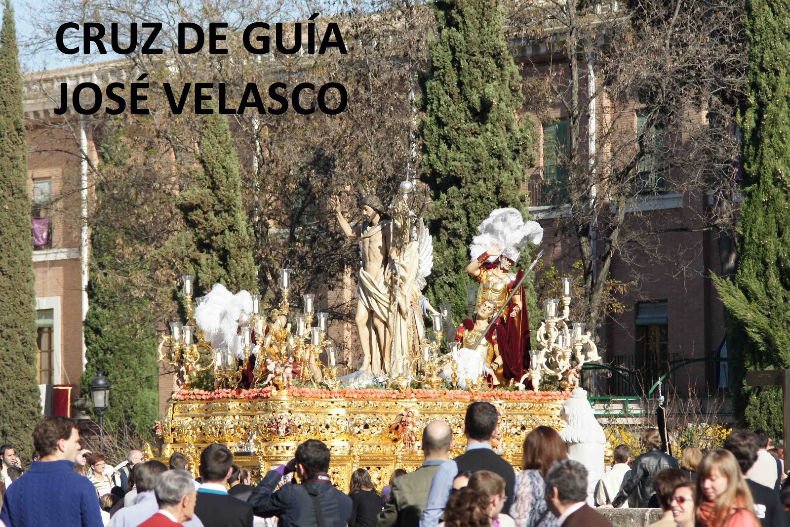 Cruz de Guía Decano de la información cofrade en Granada. LA