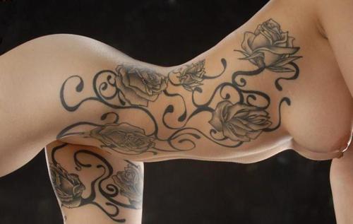 Tatuajes sensuales - Malaga: Flores en todo el cuerpo