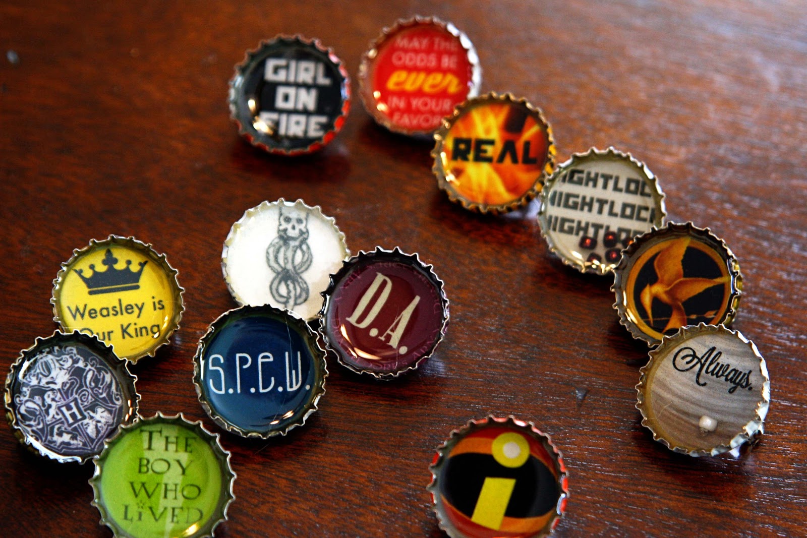 Resin Bottle Cap Pins Tutorial with Harry Potter and Hunger Games Printable  - Rae Gun Ramblings