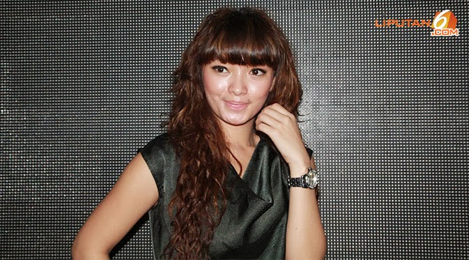 Foto Hot Zaskia Gotik ~ Toket Artis Indonesia