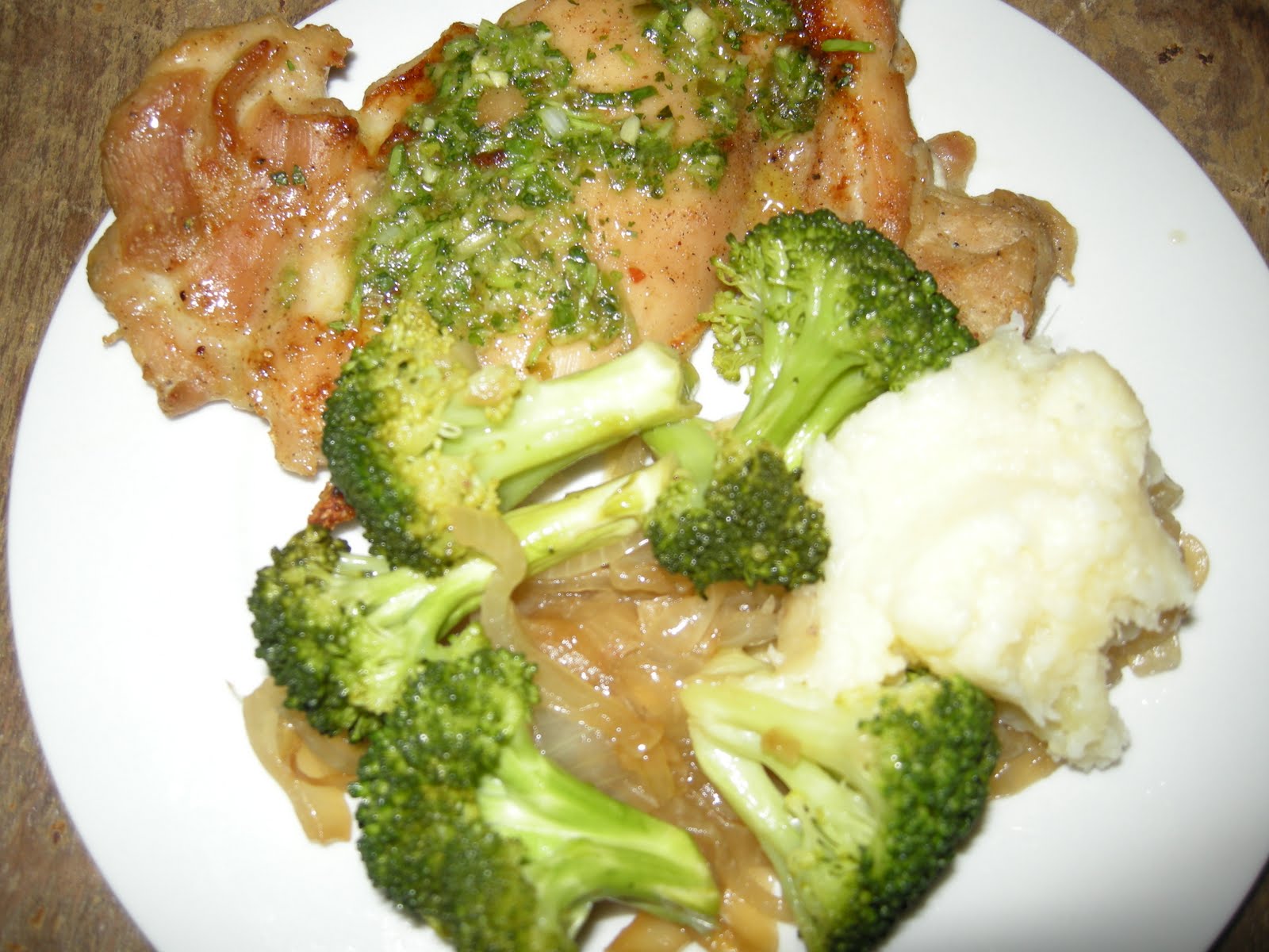 Kitchen! Kitchen! chicken thighs & salsa verde......at kitchen! kitchen!