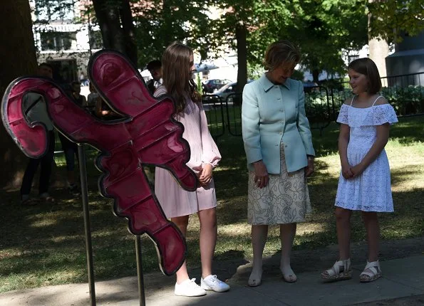 Queen Sonja attended the unveiling of sculptures in the Princess Ingrid Alexandra's Sculpture Park. Princess Ingrid Alexandra wore pink Maje dress