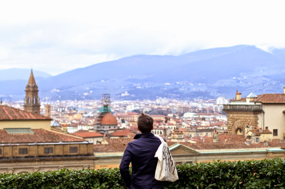 BLOG MODE HOMME / Boboli Gardens / Cavalier Bleu Jacket Veste, Uniqlo Turtle Neck Col roulé, Checked Pants, Maison Martin Margiela Shoes Derby, Mensfashion, Florence