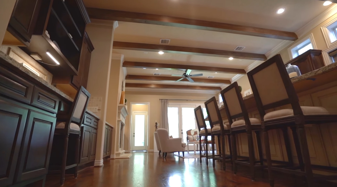 15 Photos vs. Tour 419 Oxford St, Houston Home Interior Design