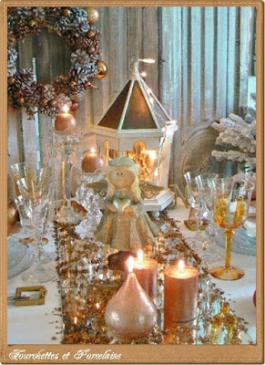 http://fourchettesetporcelaine.blogspot.fr/2015/12/table-noel-cuivre.html