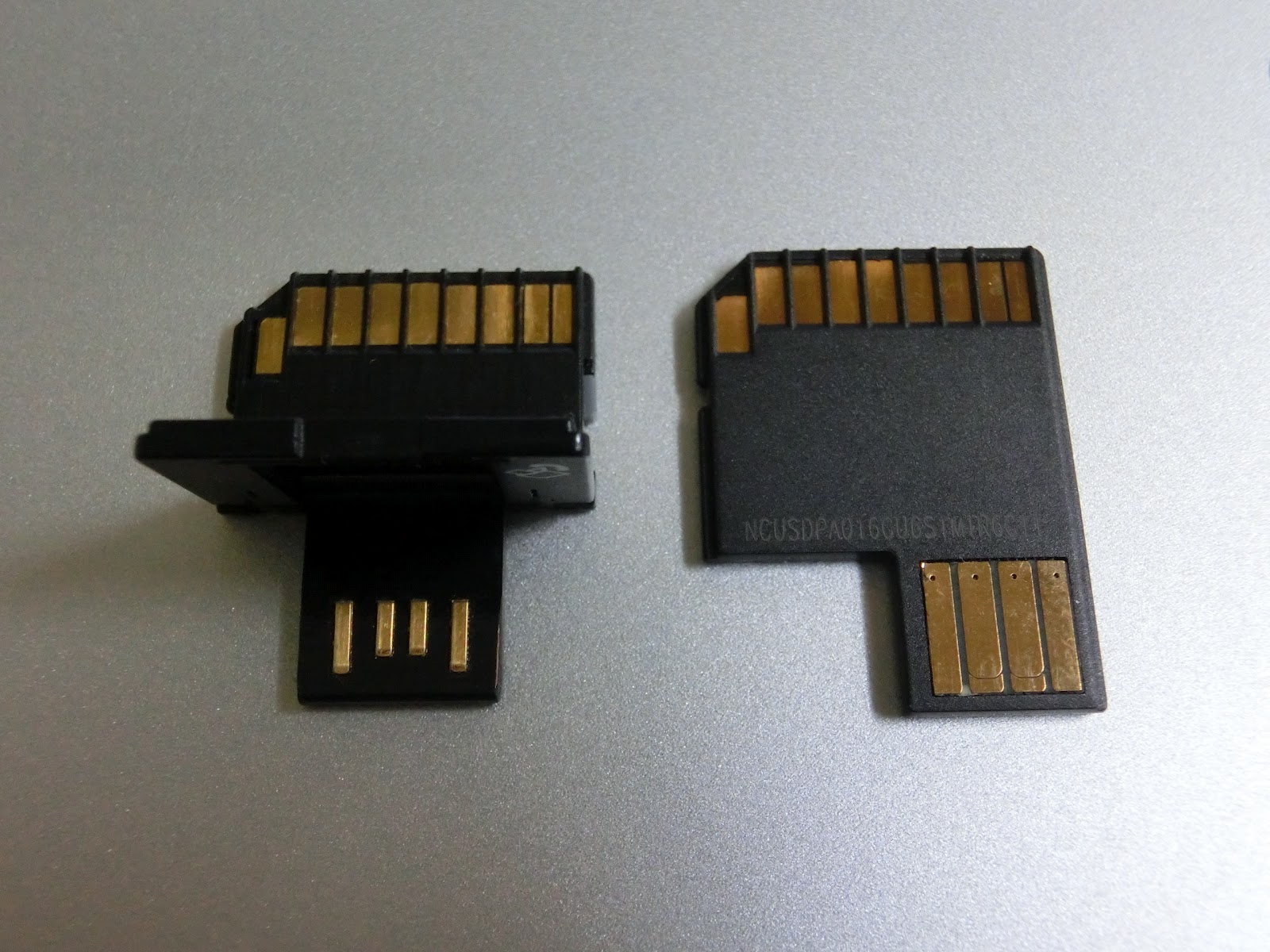 MacBook aNd I SD Cards With BuiltIn USB Plugs