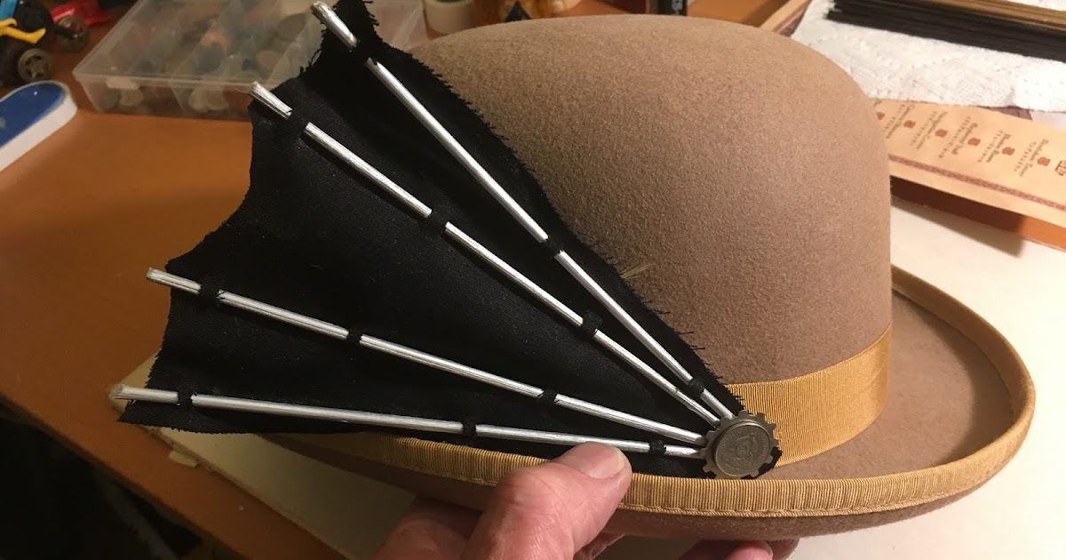 The Iron Tailor Simple Hat Wings