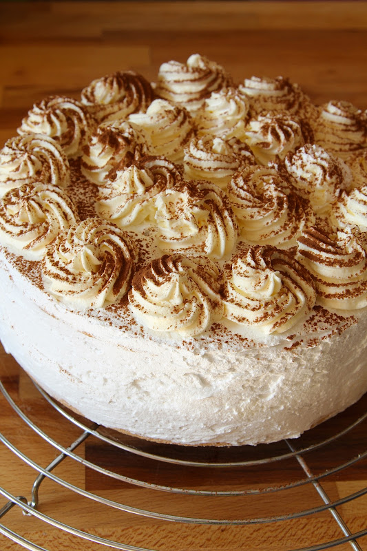 Tiramisu cake