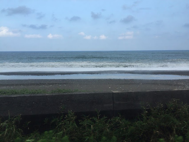 石拾い　海　和歌山県串本