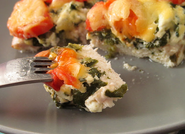 Куриное филе запеченное с творогом и шпинатом