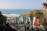 2 Line up and crowd at Kontiki Beach Seat Pro Netanya pres by Reef foto WSL Laurent Masurel