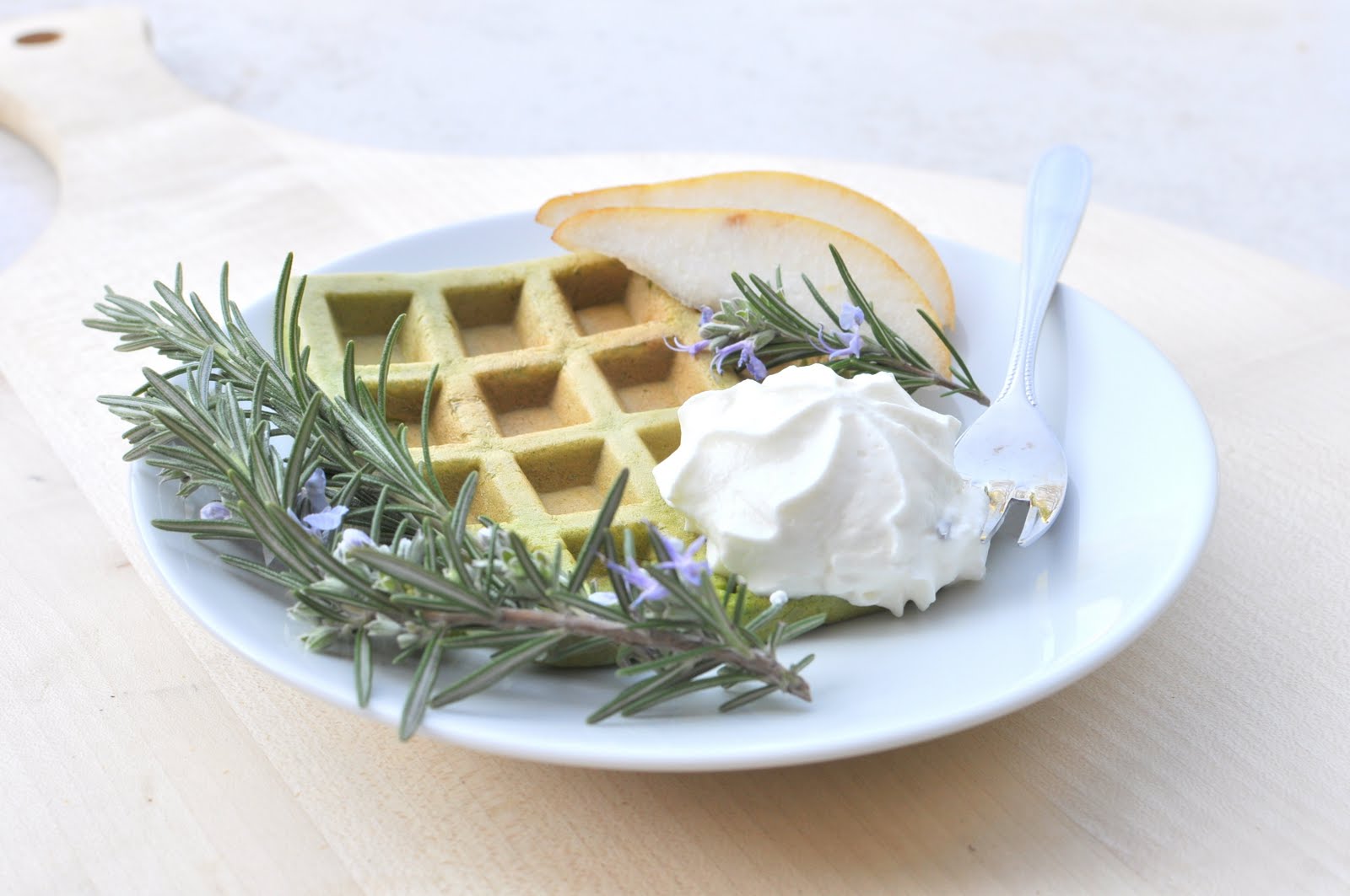 Oh the lovely things: Recipe - Spinach Waffles and goat cheese chantilly