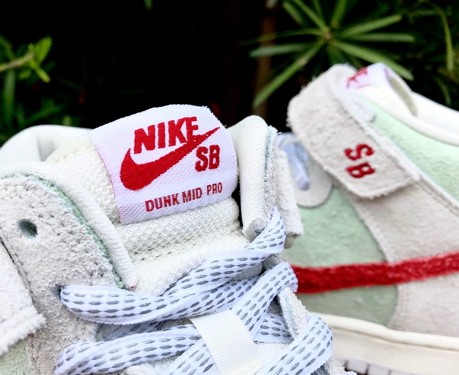 nike dunk sb white widow
