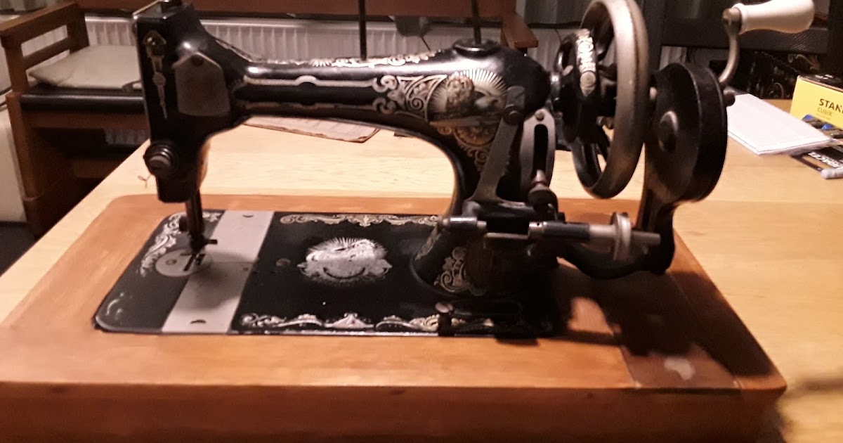 RustyDaytrips.nl Singer clone Vibrating Shuttle sewing machine