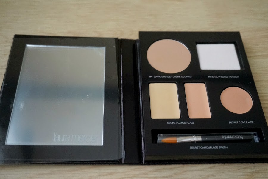 Laura Mercier The Flawless Face Book in Nude