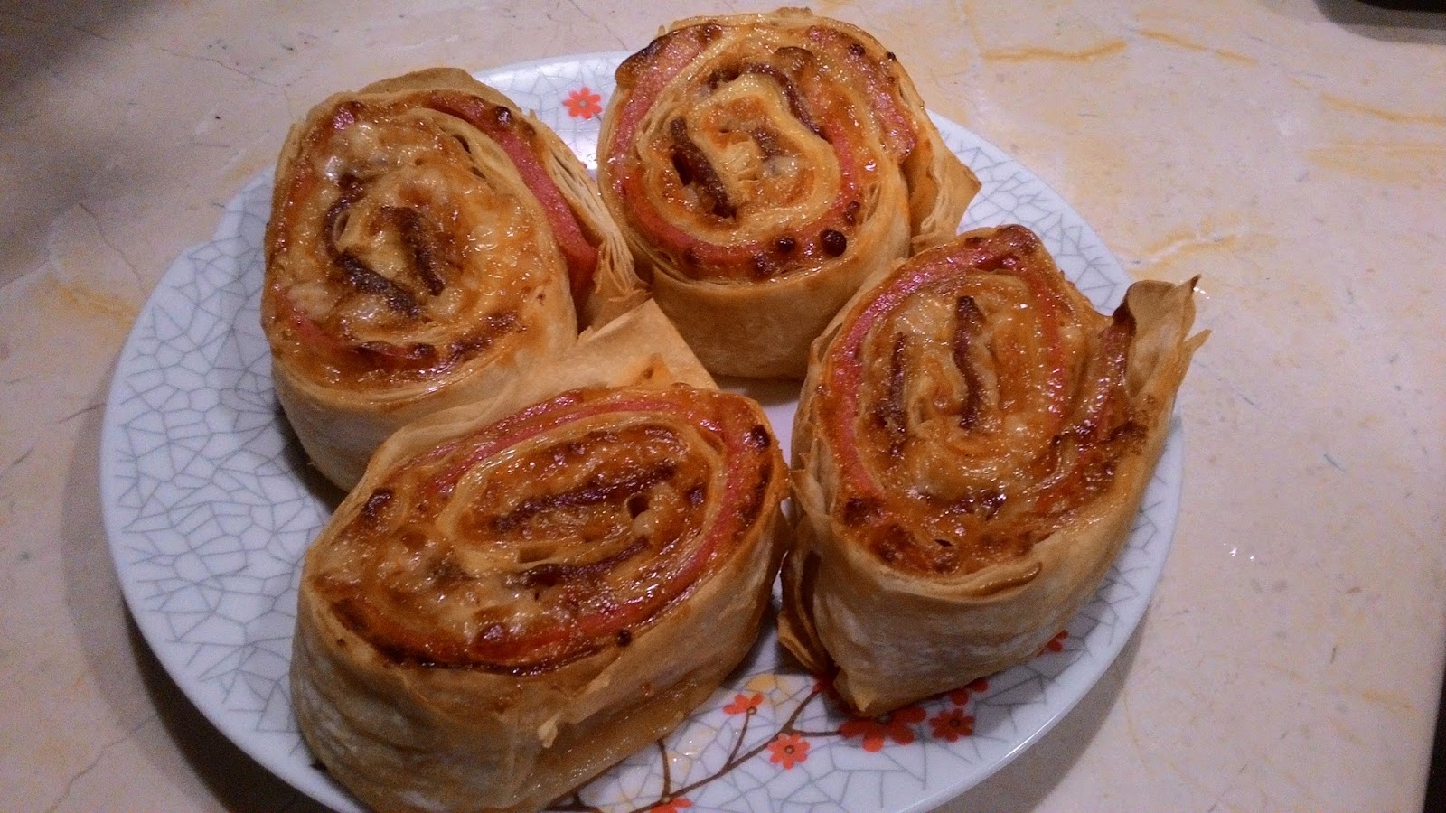 Kolay Rulo Börek Tarifi