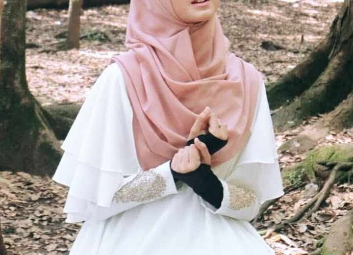 √ Profil Dan Biodata Alfina Nindiyani Lirik Sholawat 28