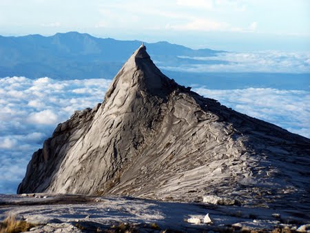 DESTINASI BARU PELANCONGAN SABAH: Gunung Kinabalu