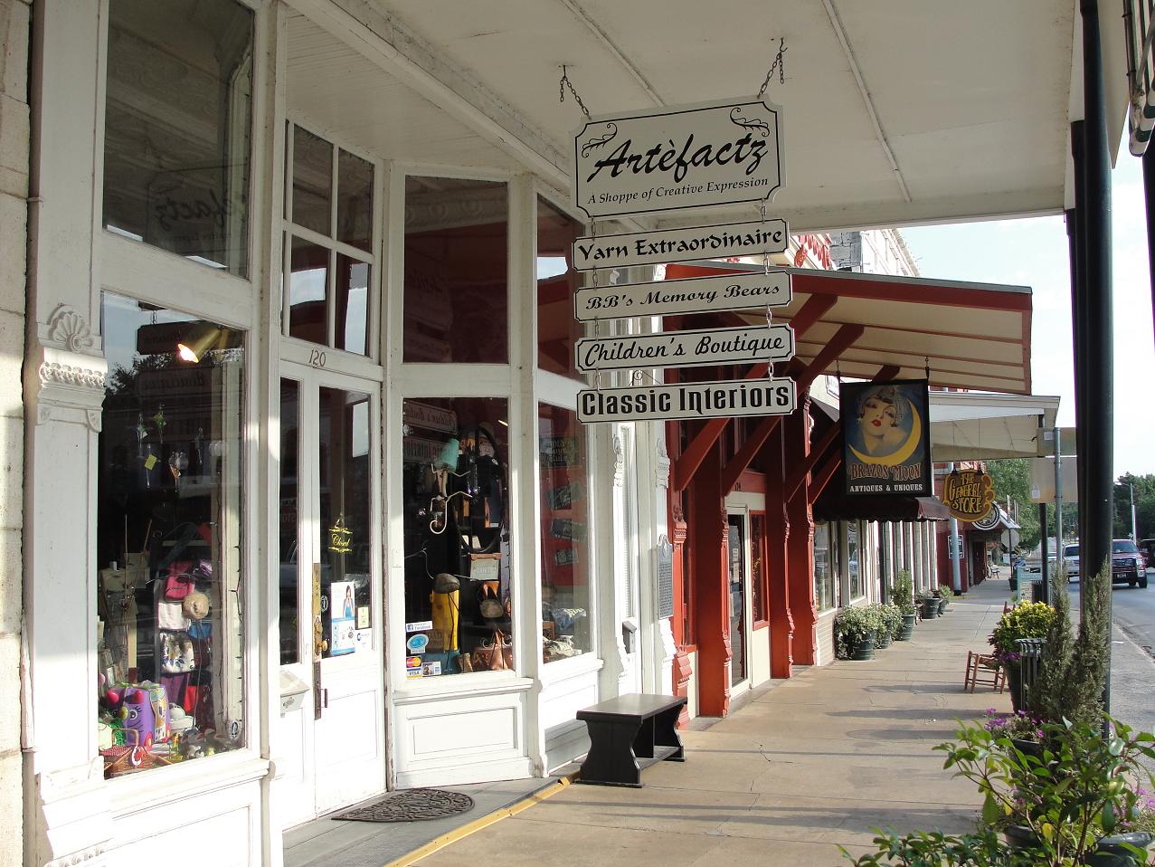 Yarn Extraordinaire About Our Shop