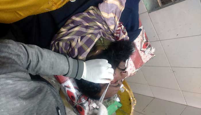 Wounded after beating Imam for demanding money in Bakshiganj! বকশীগঞ্জে পাওনা টাকা চাওয়ায় ইমামকে পিটিয়ে জখম!